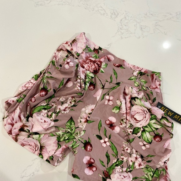 New Mix Shorts - Picture 3 of 5